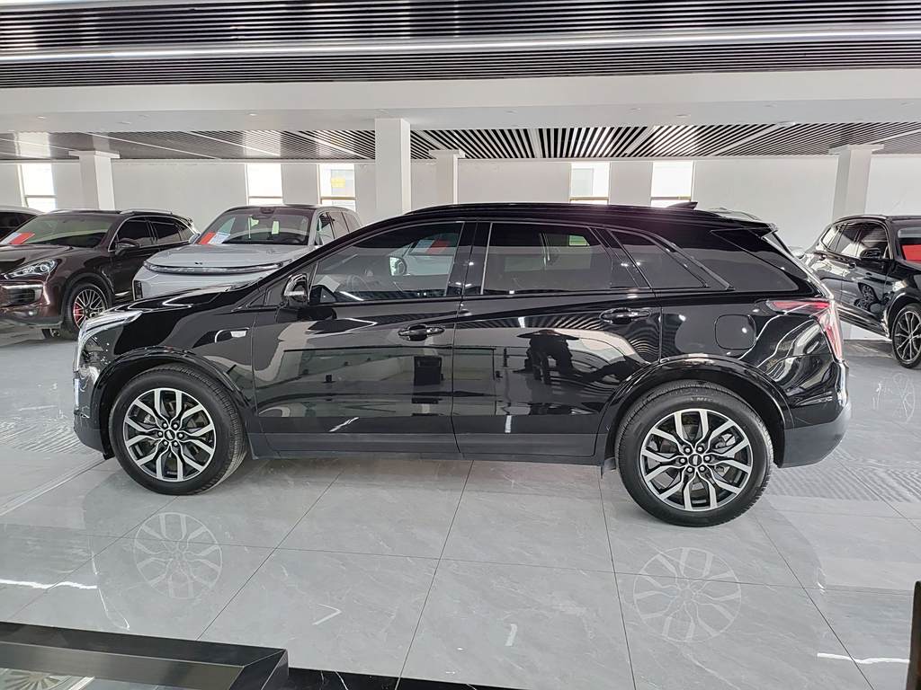 Cadillac XT5 2022 2.0T  Полный привод Luxury（）