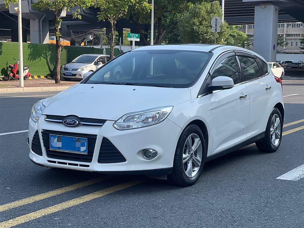 Ford Focus 2012  1.6L Автоматическая