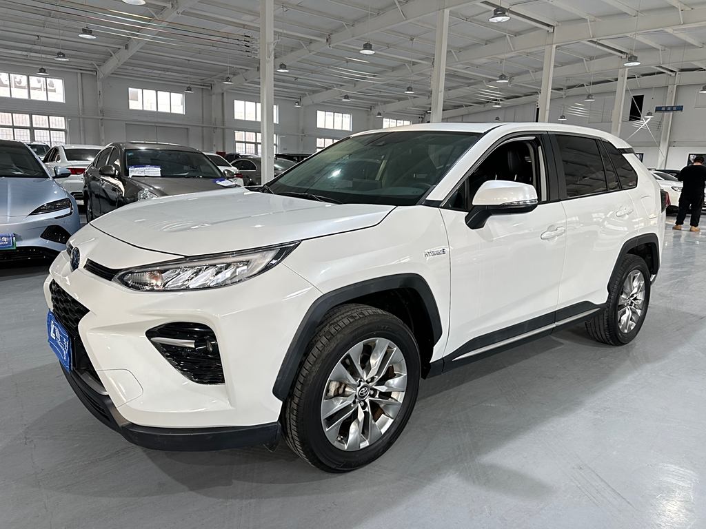 Toyota Venza 2020  2.5L E-CVT Полный привод