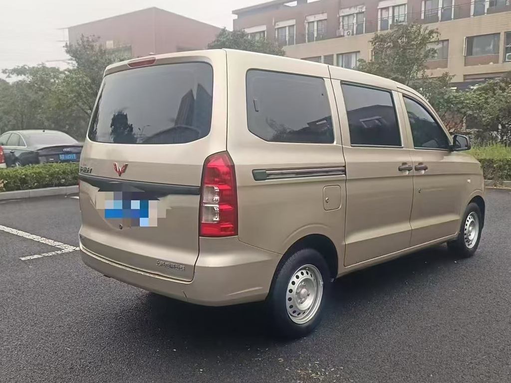 Wuling Hongguang V 2022 1.5LElectric (Volkswagen ID. series)LAR