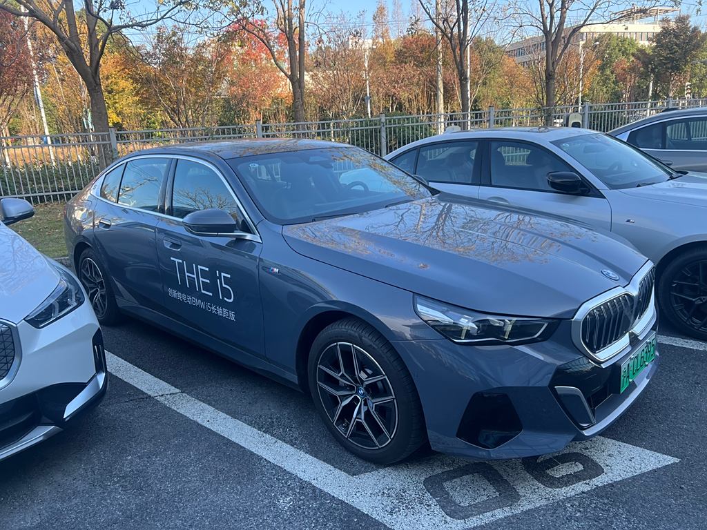 BMW i5 2024 eDrive 35L  M Sport Package