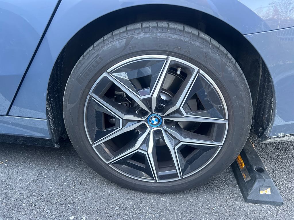 BMW i5 2024 eDrive 35L  M Sport Package