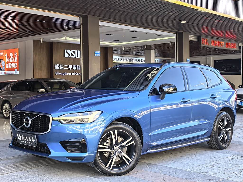 Volvo XC60 2020 T5  Полный привод