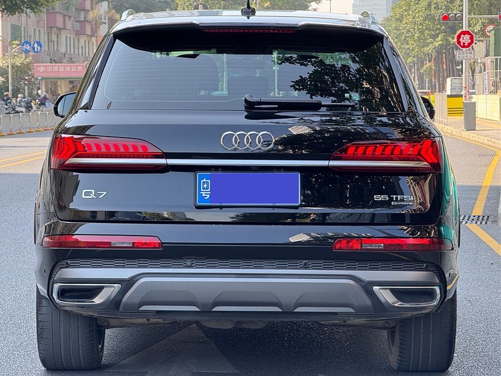 Audi Q7 2023 55 TFSI quattro S line