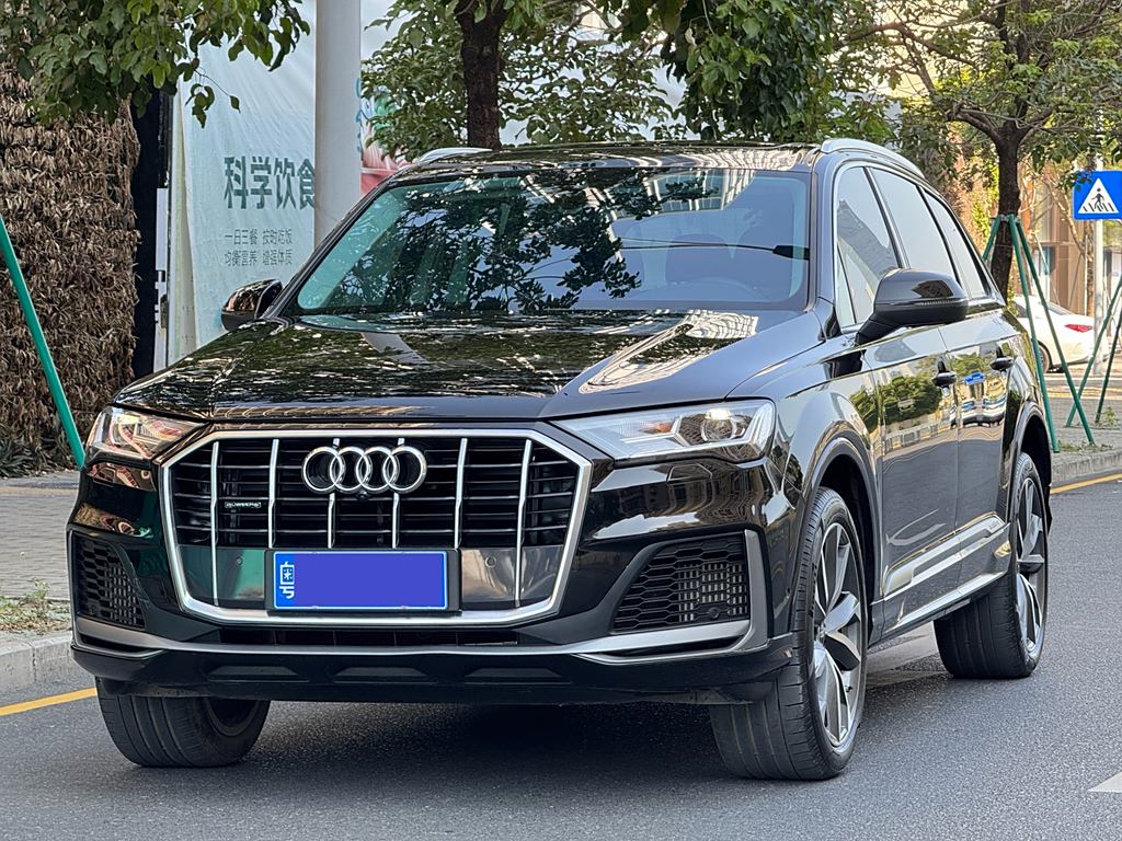 Audi Q7 2023 55 TFSI quattro S line