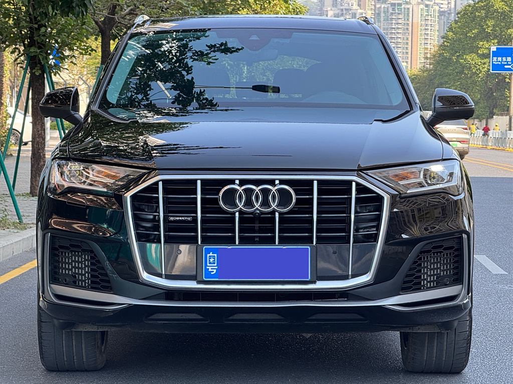 Audi Q7 2023 55 TFSI quattro S line