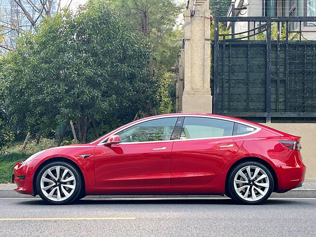 Tesla Model 3 2020