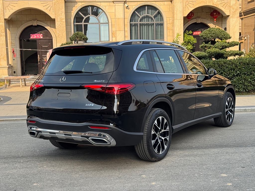 Mercedes-Benz GLC 2023 GLC 260 L 4MATIC  5