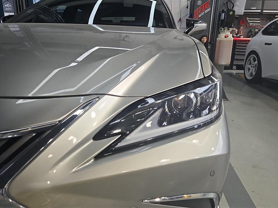 Lexus ES 2020 200