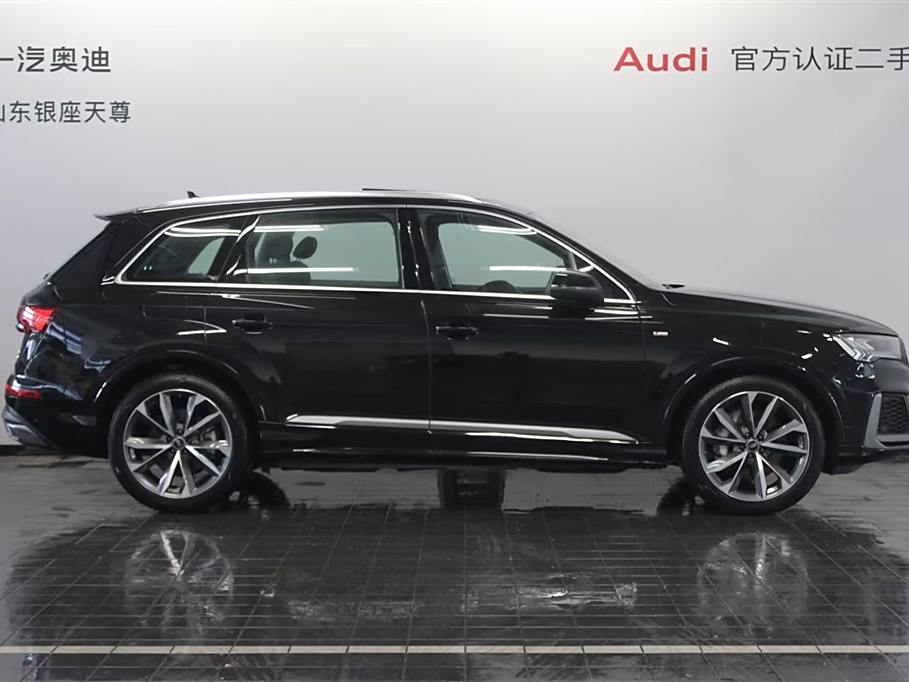 Audi Q7 2023 55 TFSI quattro S line