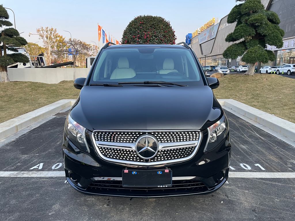 Mercedes-Benz Vito 2023 2.0T  Elite 7