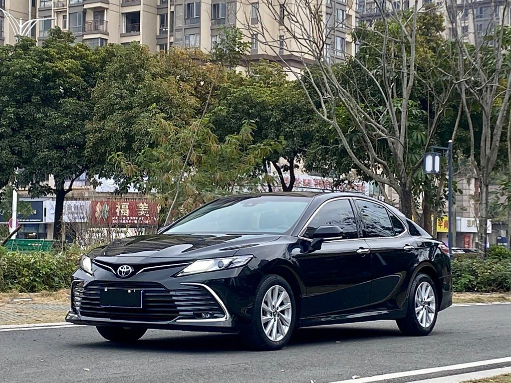 Toyota Camry 2021 2.0G