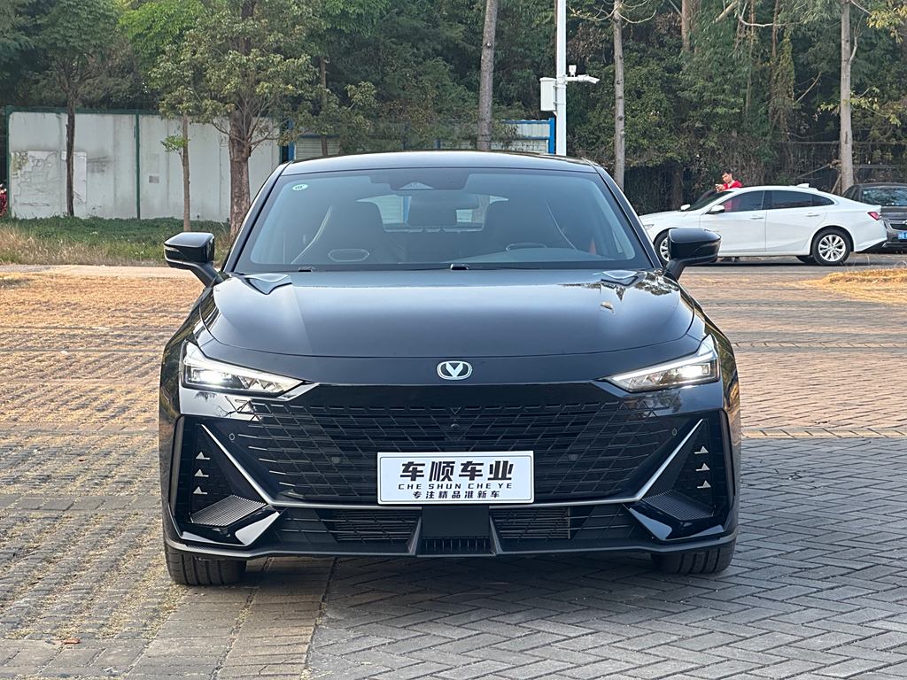 Changan UNI-V 2023 1.5T