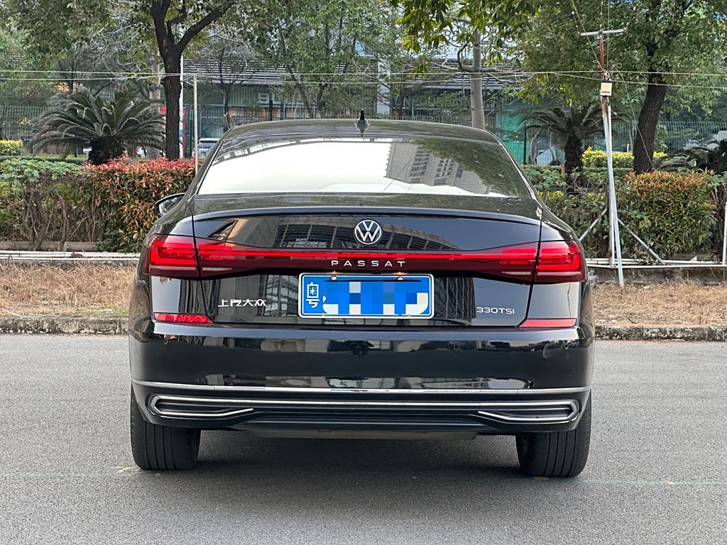 Volkswagen Passat 2023  330TSI