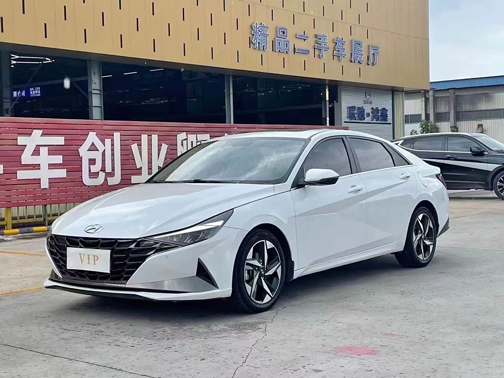 Hyundai Elantra 2021 1.5L CVT LUX