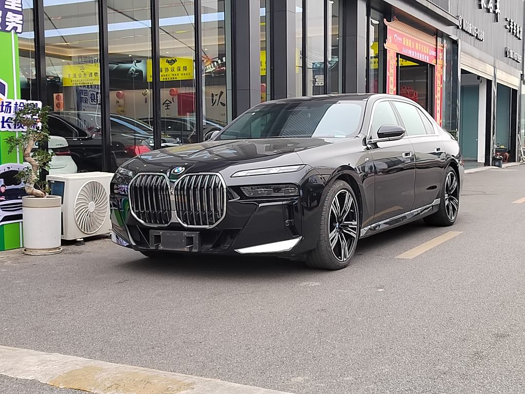 BMW 7 Series 2023 740Li M Sport Package