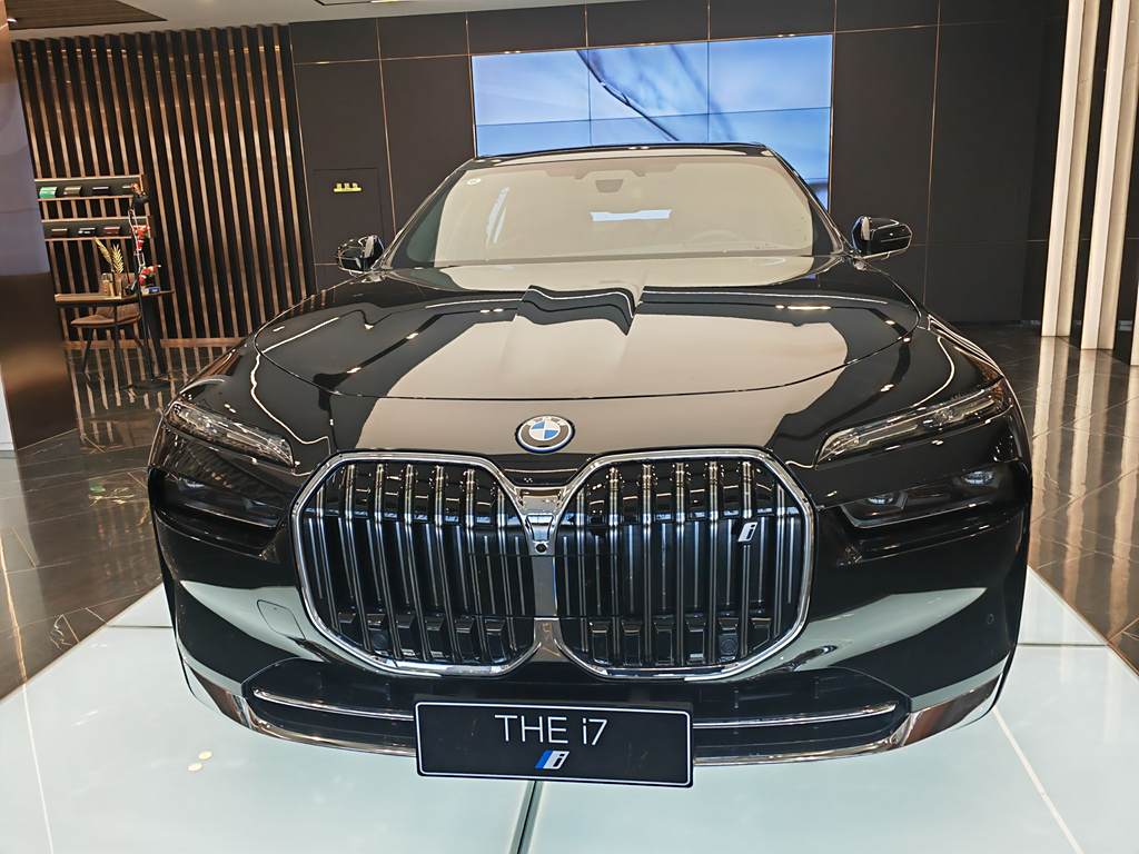 BMW i7 2023 eDrive50L