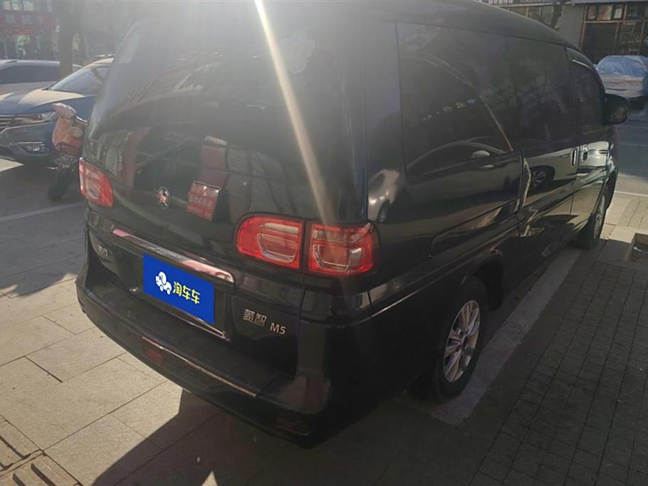 Lifan Lingzhi 2022 M5L 1.6L  7