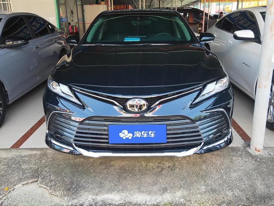 Toyota Camry 2023 2.0G