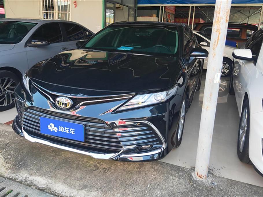 Toyota Camry 2023 2.0G