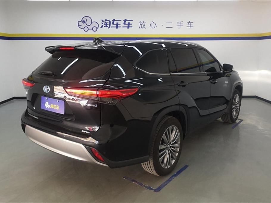 Toyota Highlander 2022  2.5L  Полный привод 7