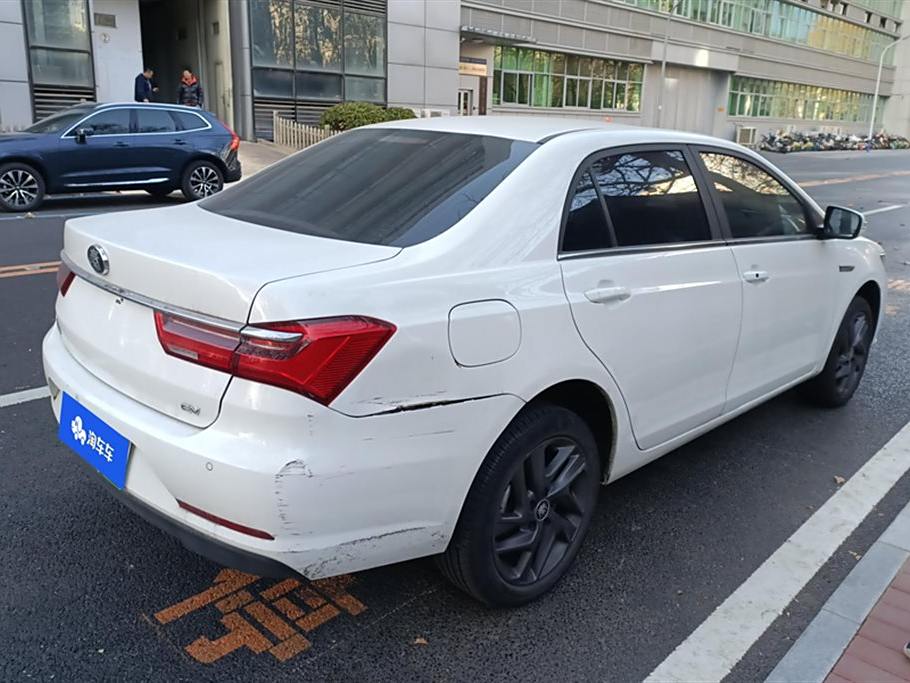 BYD Qin 2019   Luxury