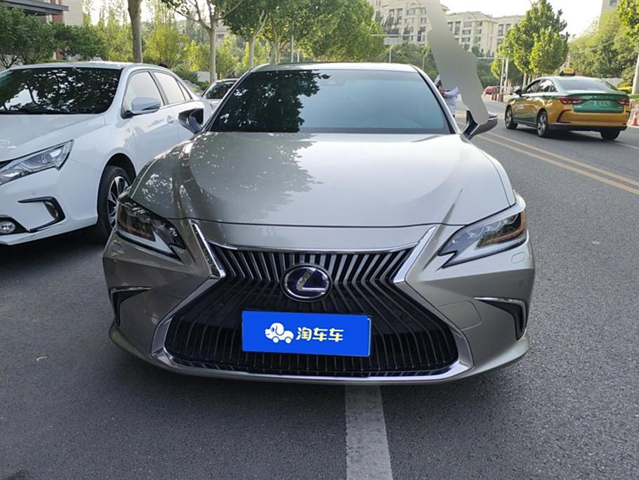 Lexus ES 2020 300h