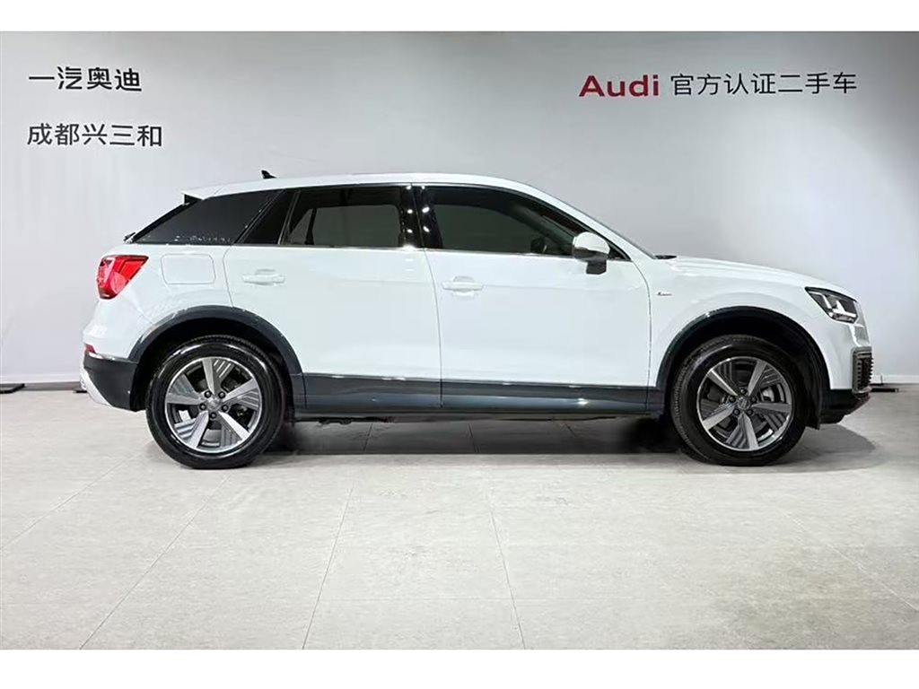 Audi Q2L e-tron 2019 Q2L e-tron