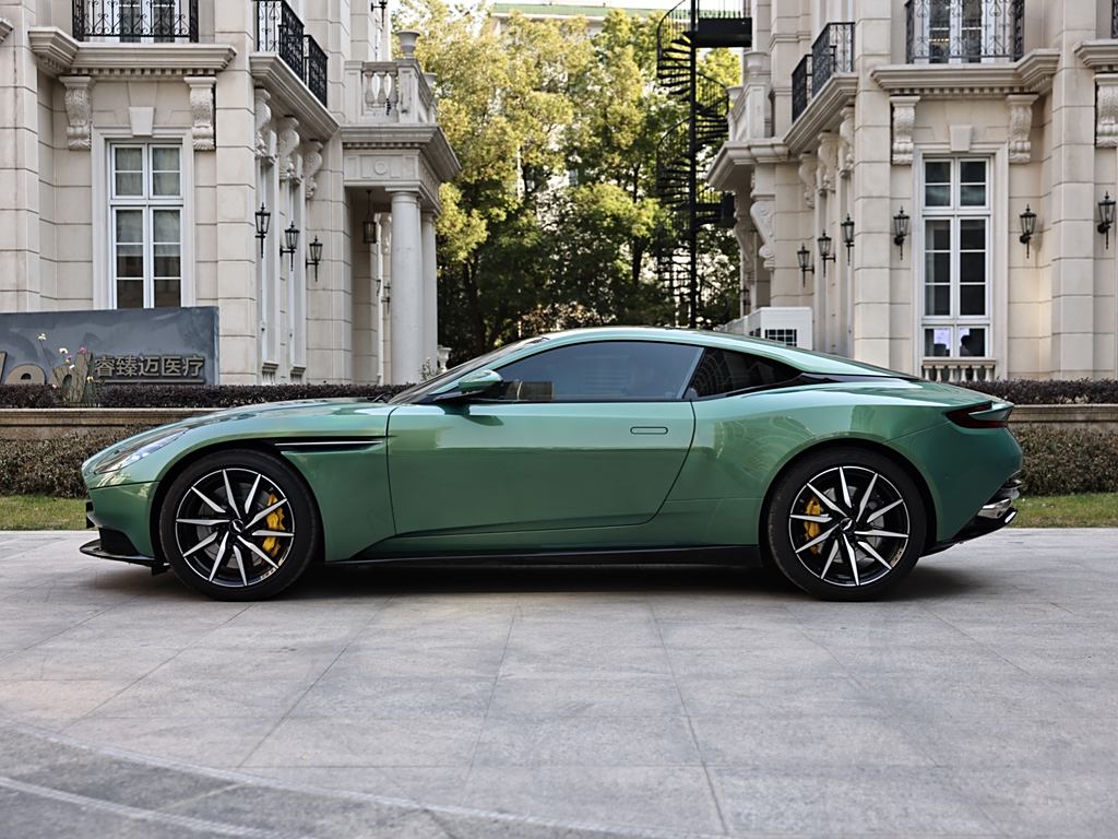 Aston Martin DB11 2022 4.0T V8 Coupe