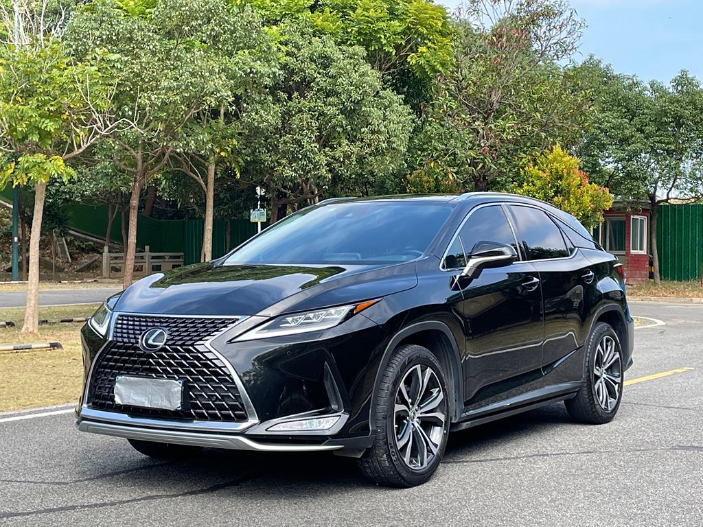 Lexus RX 2020  300  Полный привод