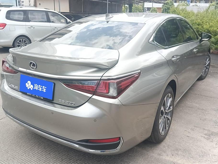 Lexus ES 2023 200