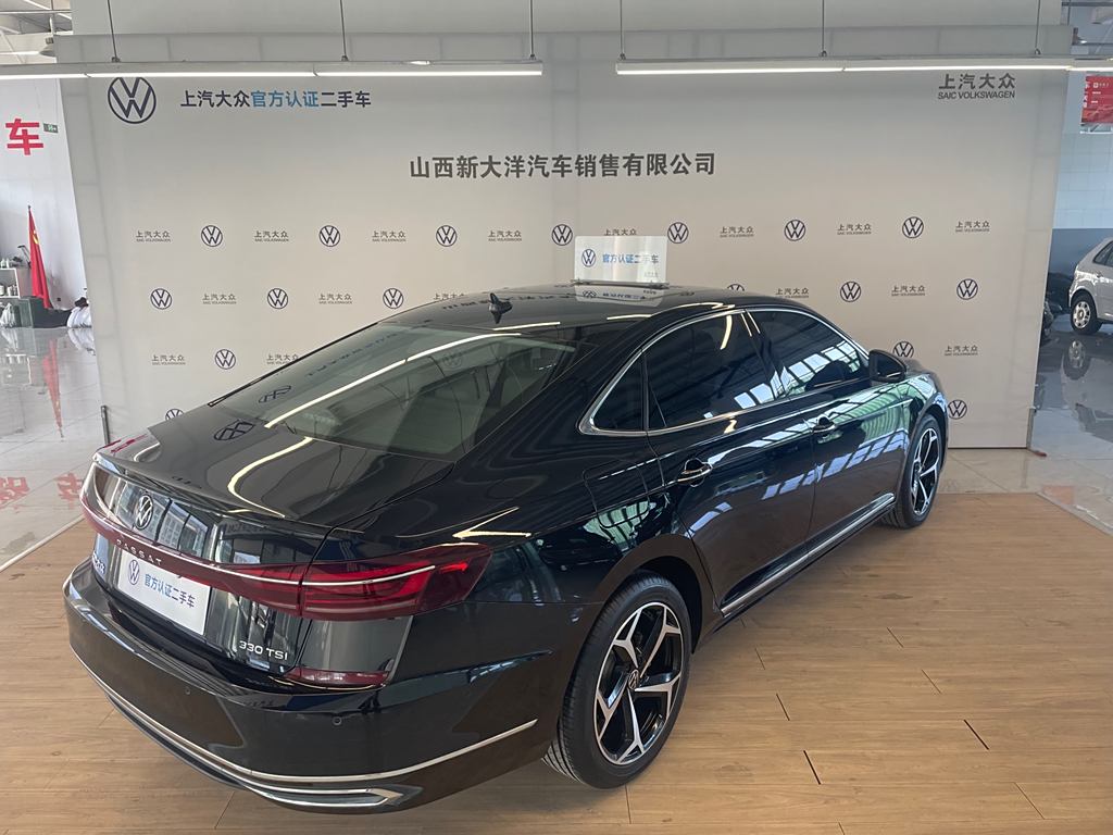 Volkswagen Passat 2023 330TSI