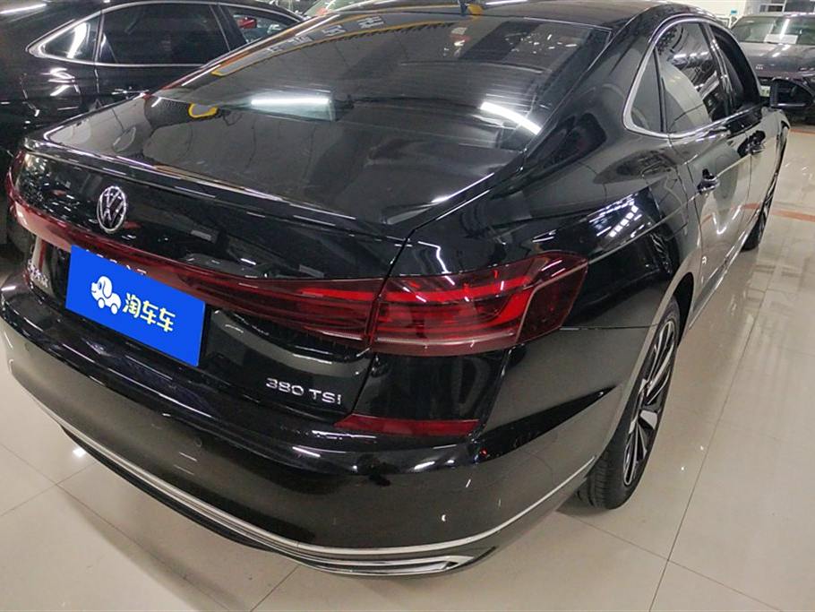 Volkswagen Passat 2023 380TSI