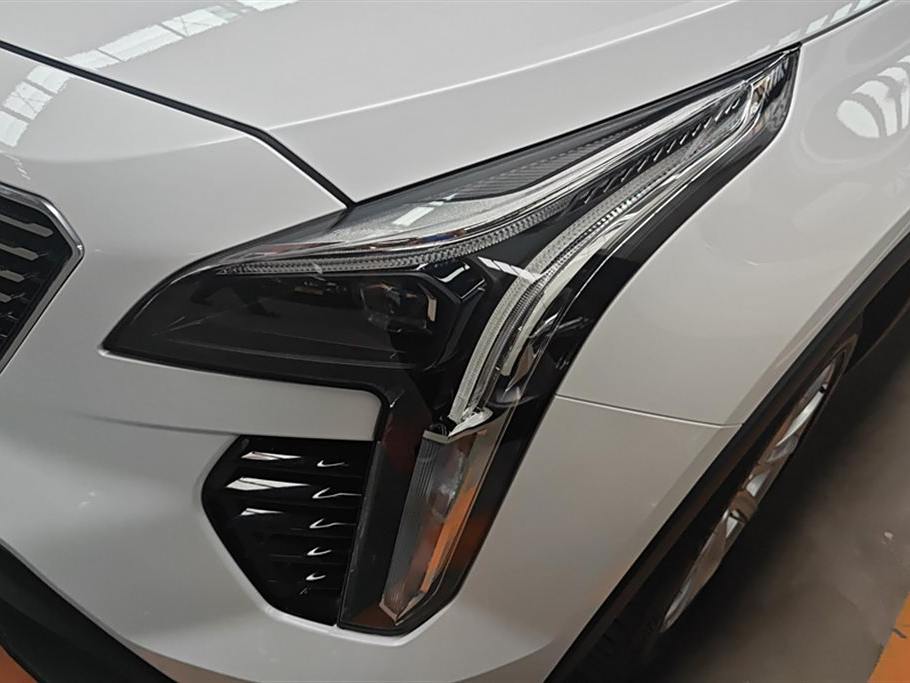 Cadillac XT4 2021 28T