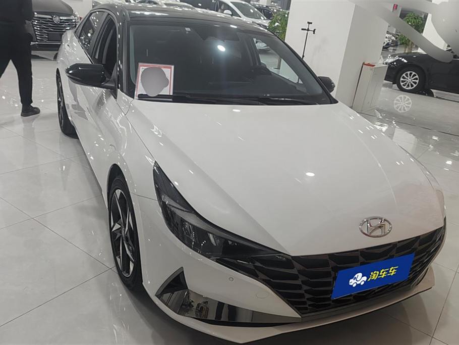 Hyundai Elantra 2022 1.5L CVT LUX