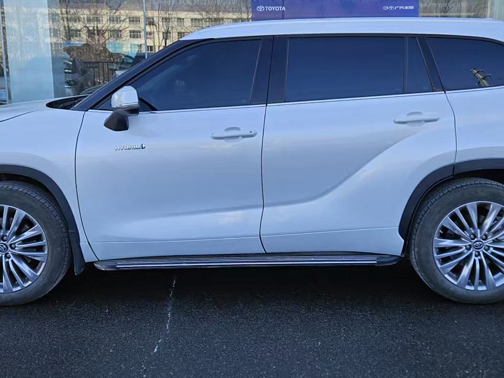 Toyota Highlander 2023 2.5L Полный привод 7