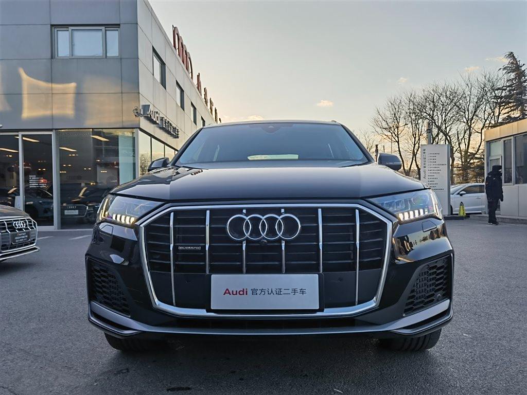 Audi Q7 2023 55 TFSI quattro S line