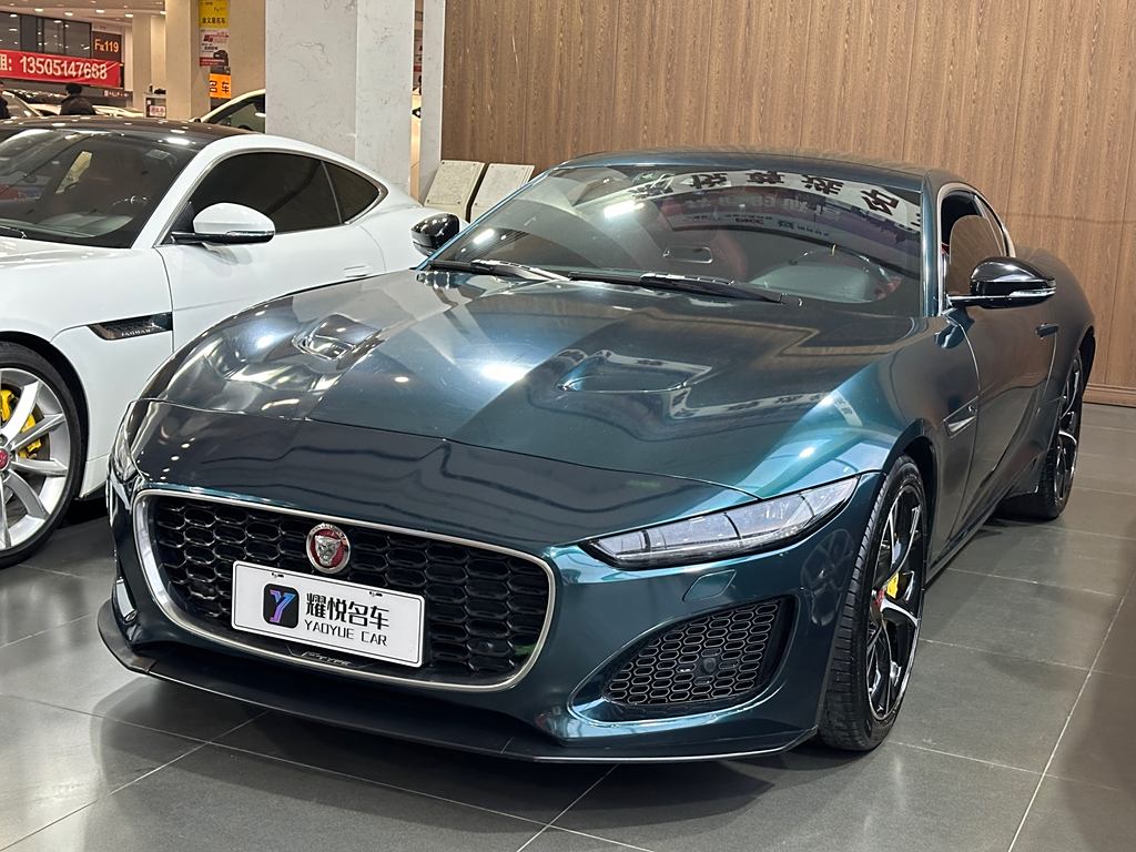 Jaguar F-TYPE 2021 P300