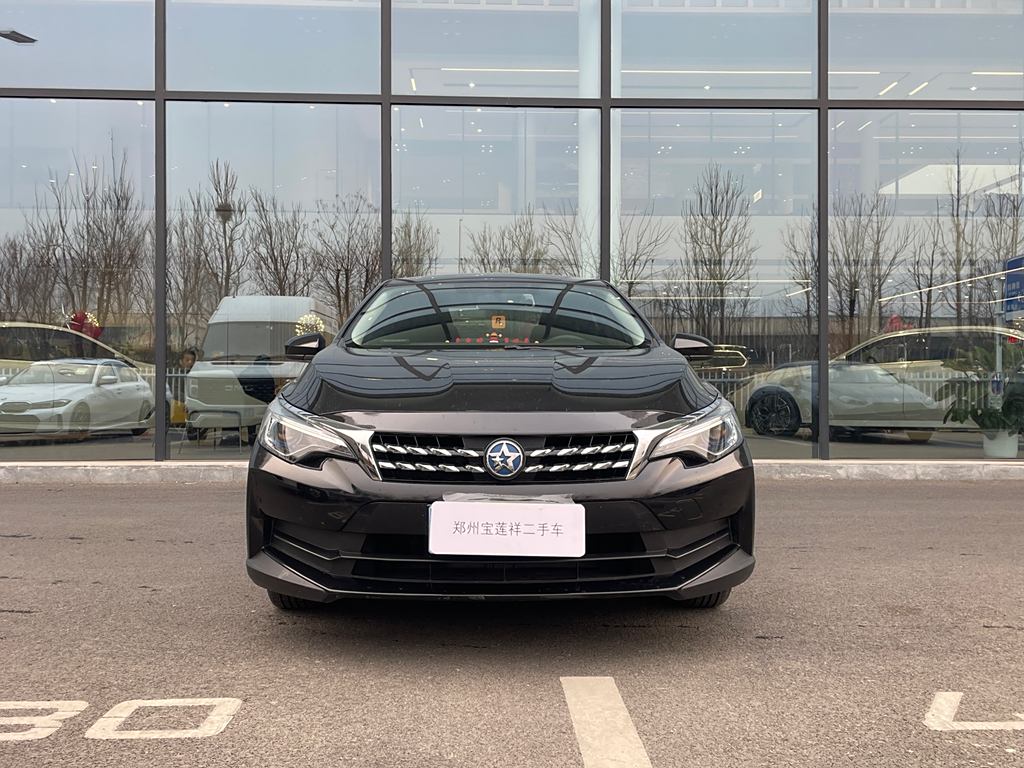 Venucia D60 2019  1.6L Entry Ручная V