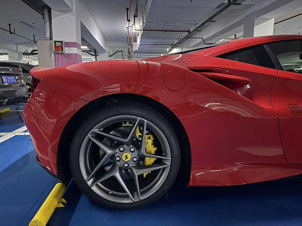 Ferrari F8 2019 Tributo 3.9T V8