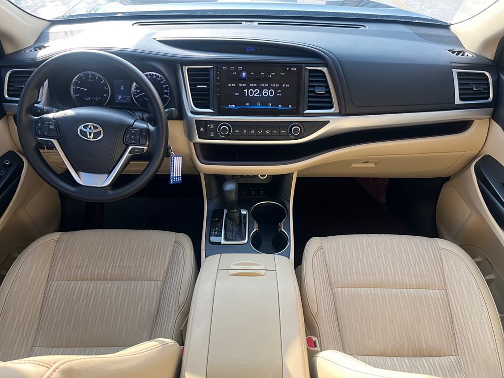 Toyota Highlander 2018 2.0T  Полный привод Elite 7  Euro VI