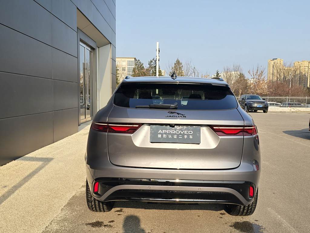 Jaguar F-PACE 2024 P250 R-Dynamic SE