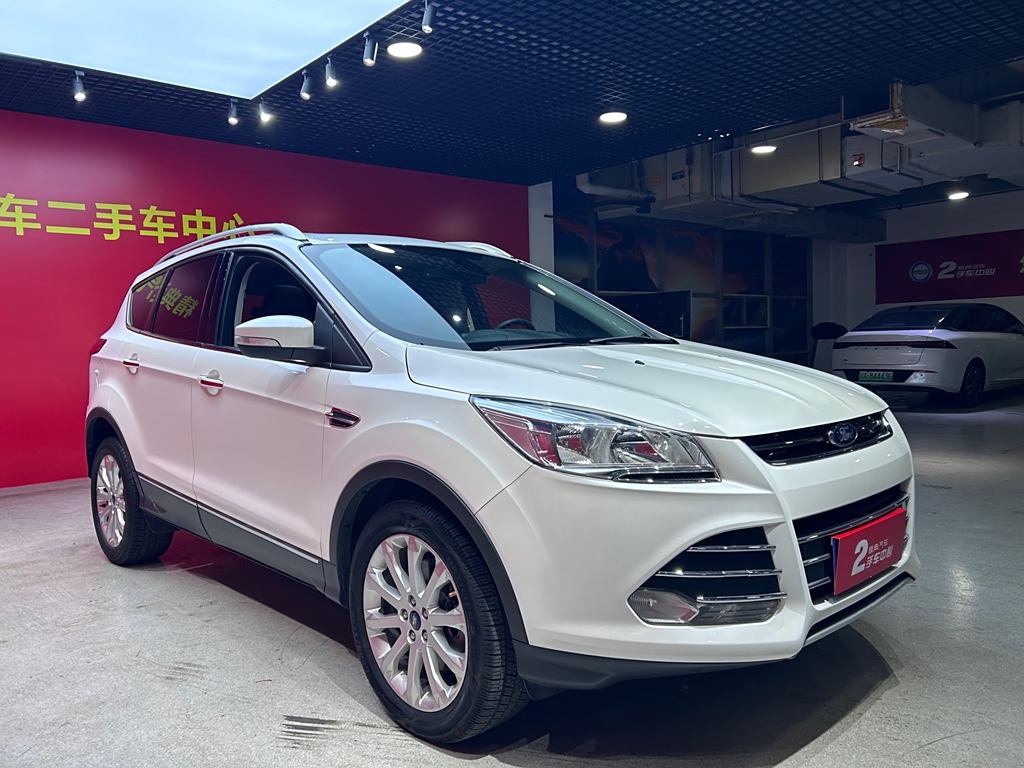 Ford Kuga 2015 1.5L GTDi  Полный привод