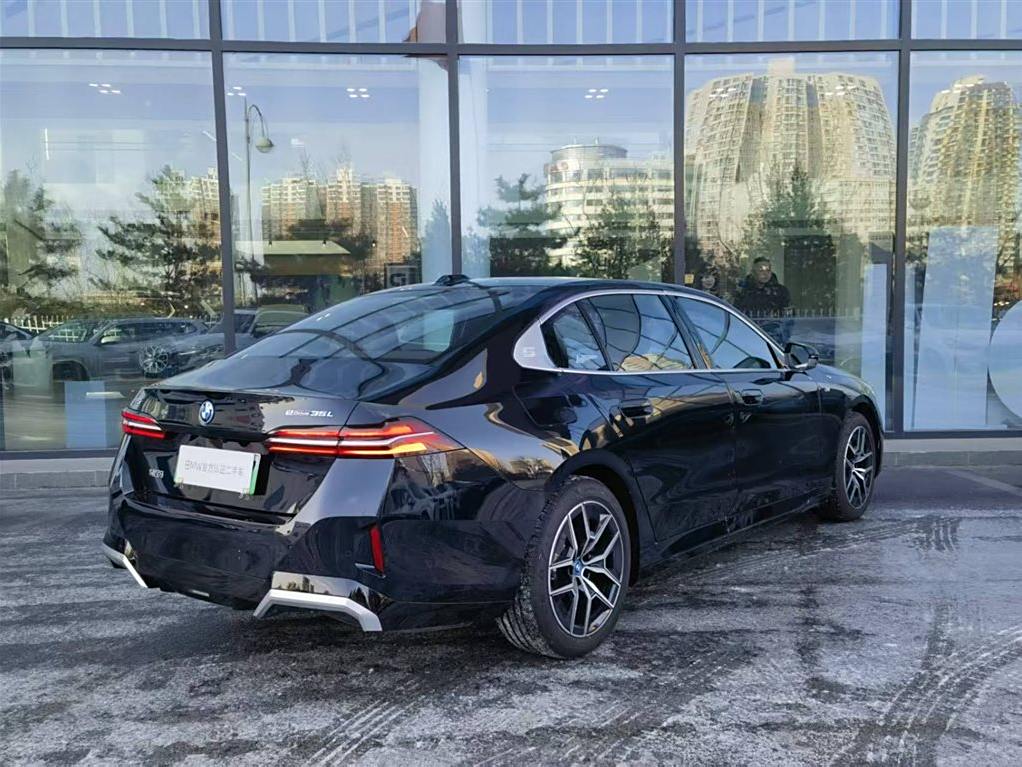 BMW i5 2024 eDrive 35L  M Sport Package