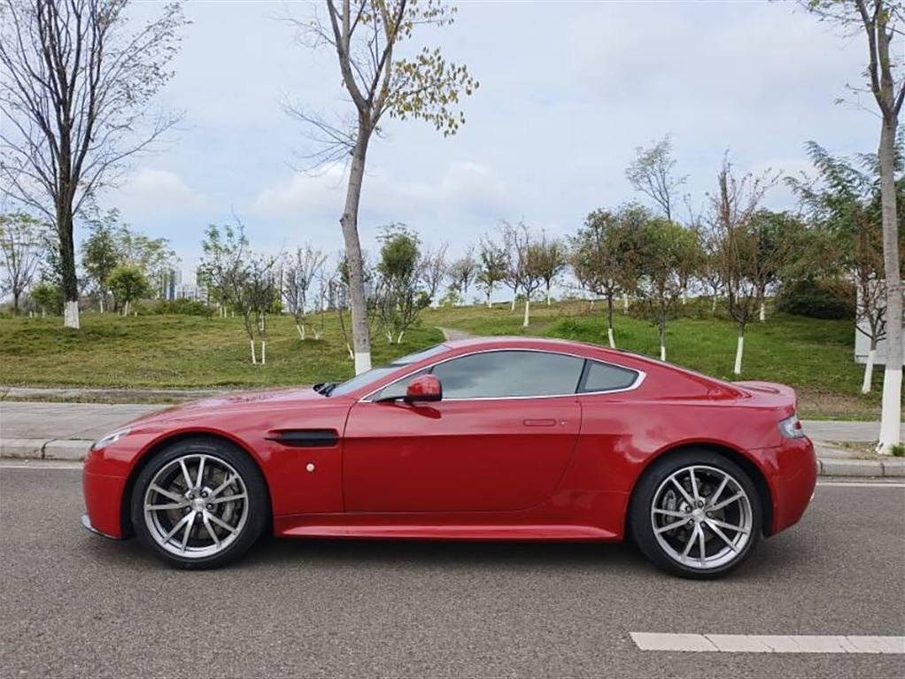 Aston Martin V8 Vantage 2012 4.7L S Coupe