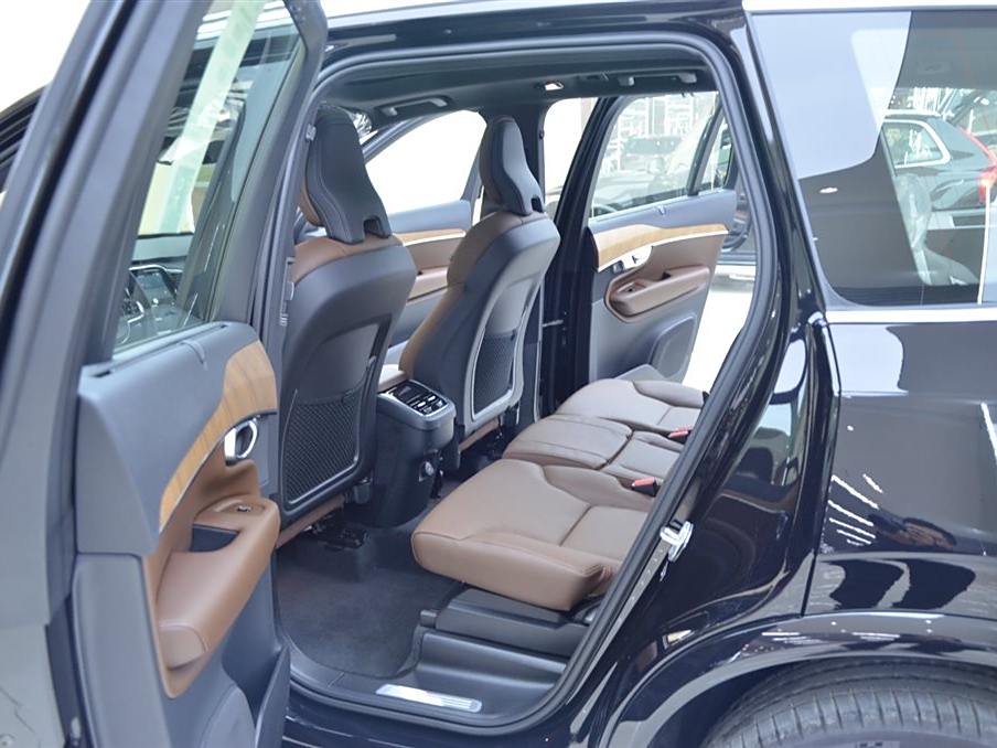 Volvo XC90 2023 B6  7