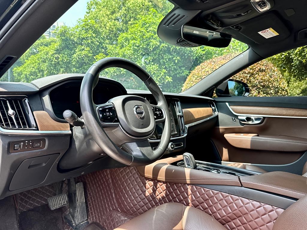 Volvo S90 2021 B5