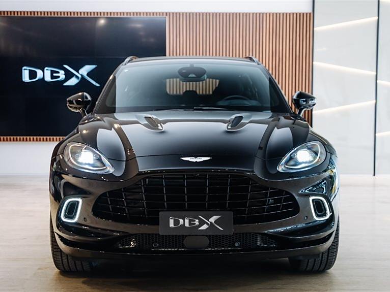 Aston Martin DBX 2024 4.0T V8