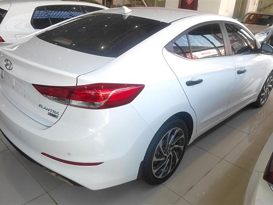 Hyundai Elantra 2020 1.4T ·