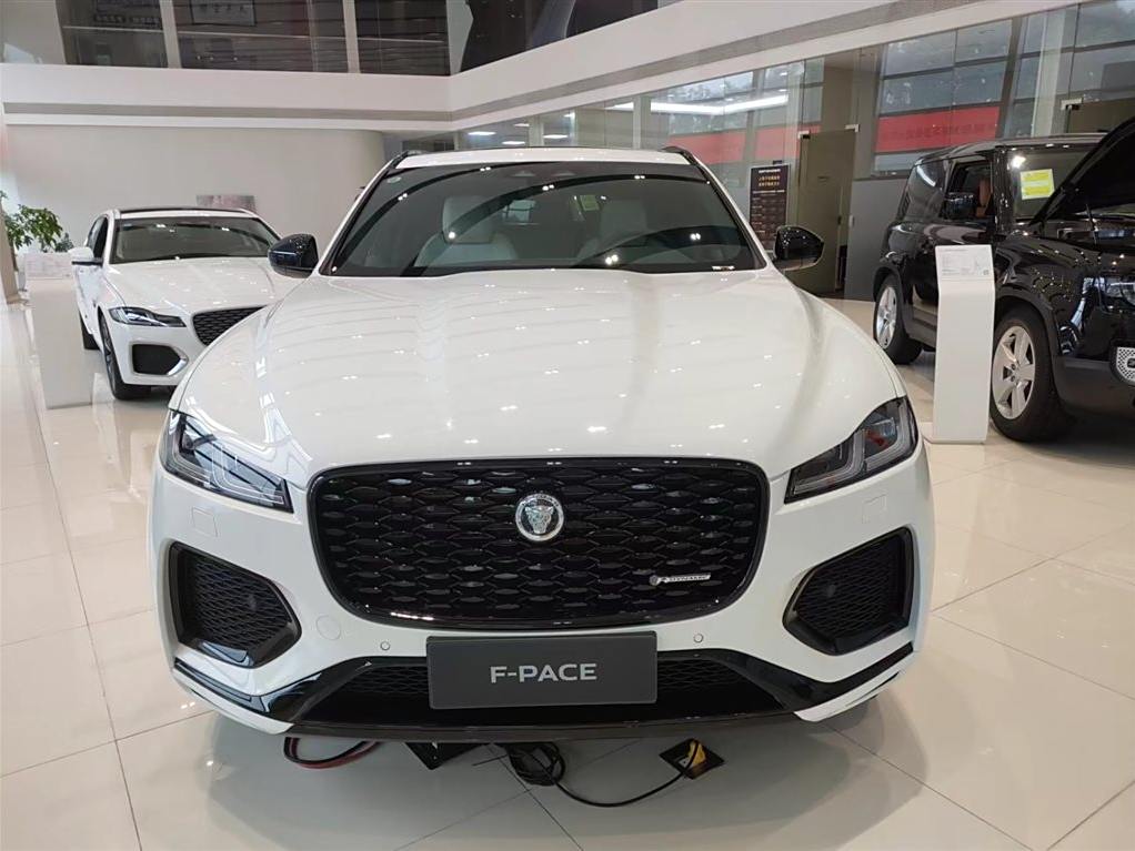 Jaguar F-PACE 2024 P250 R-Dynamic SE